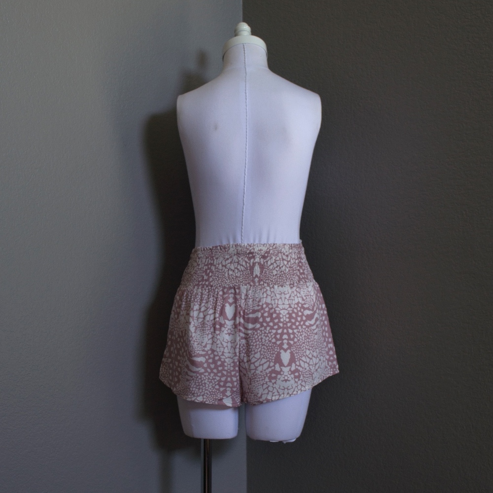 Patterned Set - Picture 3 of 4